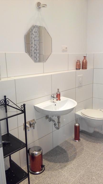 Studio Apartment Niemetzstr 51 Берлин Екстериор снимка