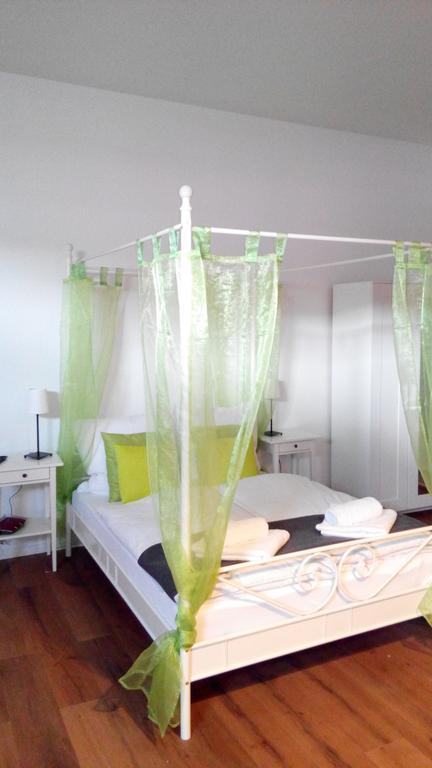 Studio Apartment Niemetzstr 51 Берлин Екстериор снимка