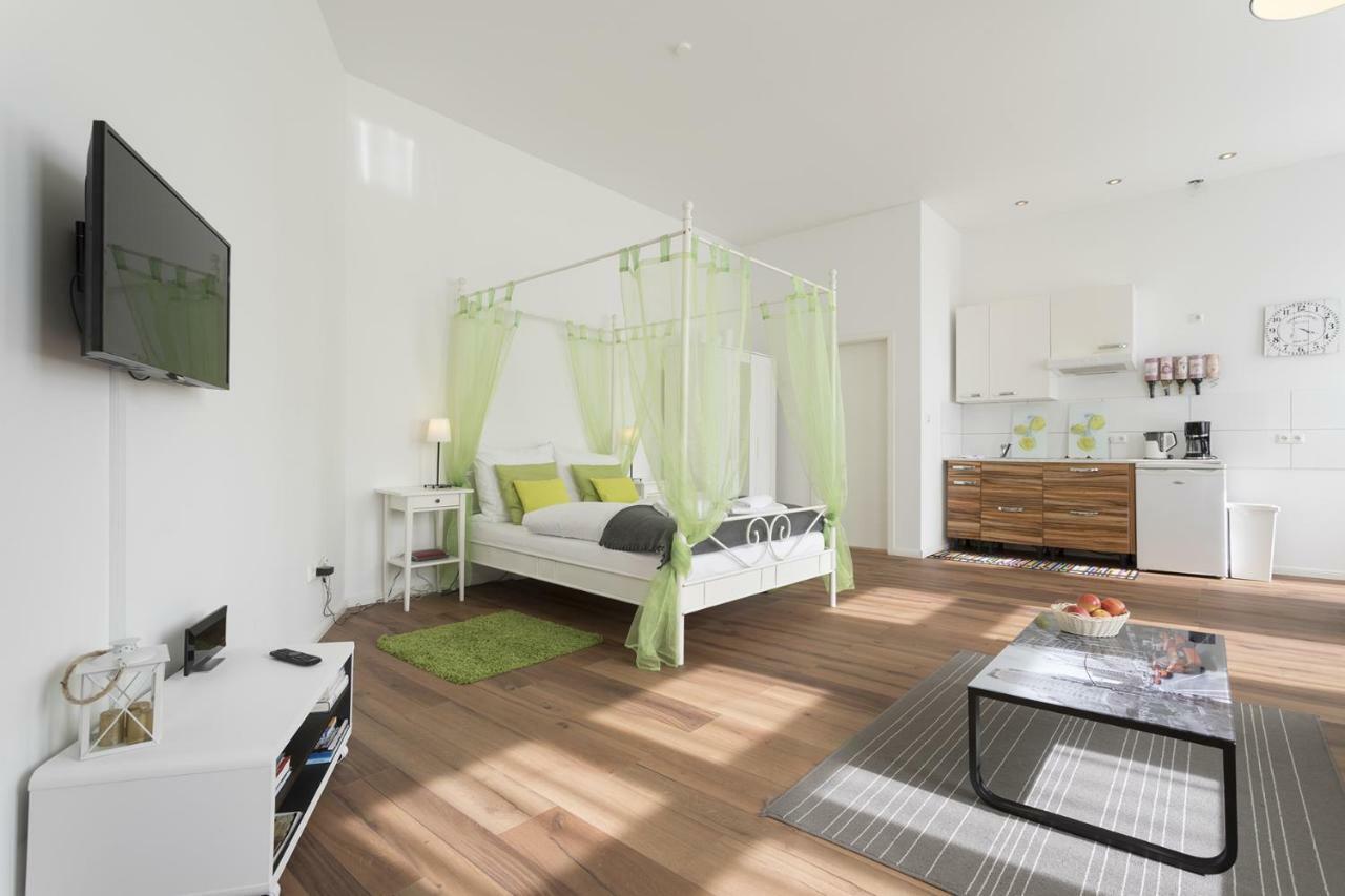 Studio Apartment Niemetzstr 51 Берлин Екстериор снимка